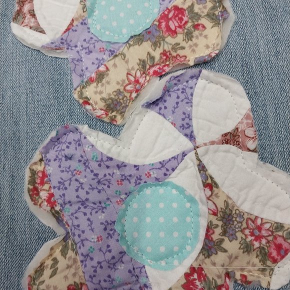 2961 Size 6 American Eagle Appliqued With Quilted Flowers Flare Leg Jeans - Picture 2 of 5